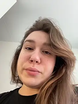 Snapshot of SuzieMurray chatting on 03/04/26, 08:20 SuzieMurray online show from 03/04/26, 08:20