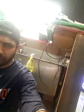 Snapshot of Alsaud1106 chatting on 12/13/25, 09:31 Alsaud1106 online show from 12/13/25, 09:31