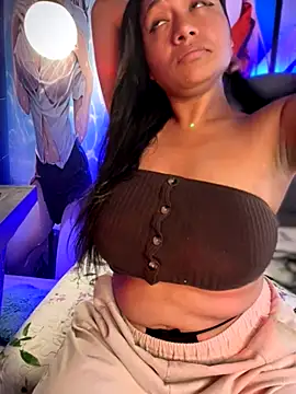 Im Little online show from 09/26/25, 03:10