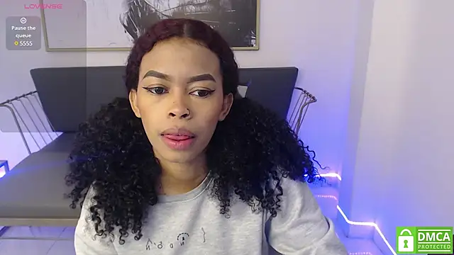 Snapshot of Shenna_brunette_ chatting on 01/11/25, 01:01 Shenna brunette online show from 01/11/25, 01:01