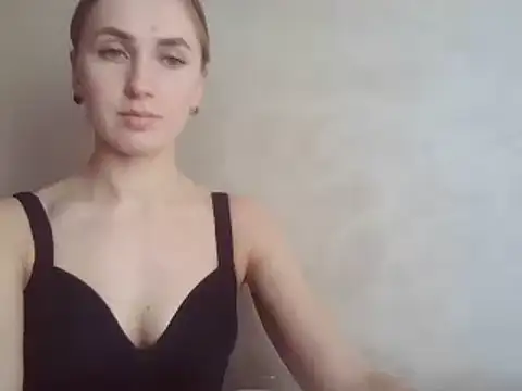 Snapshot of CaitlinaJayne23 chatting on 02/15/25, 01:05 CaitlinaJayne23 online show from 02/15/25, 01:05