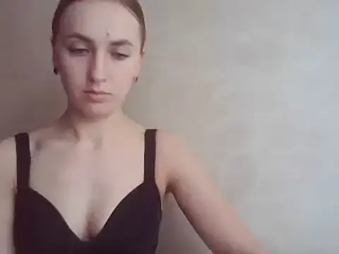 Snapshot of CaitlinaJayne23 chatting on 03/02/25, 11:07 CaitlinaJayne23 online show from 03/02/25, 11:07
