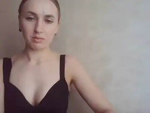 Snapshot of CaitlinaJayne23 chatting on 03/11/25, 11:33 CaitlinaJayne23 online show from 03/11/25, 11:33