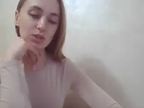 Snapshot of CaitlinaJayne23 chatting on 03/17/25, 04:11 CaitlinaJayne23 online show from 03/17/25, 04:11