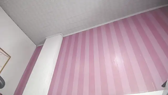 Snapshot of Laia_angel_b chatting on 02/21/25, 06:18 Laia angel b online show from 02/21/25, 06:18