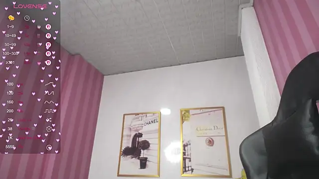 Snapshot of Laia_angel_b chatting on 03/04/25, 07:19 Laia angel b online show from 03/04/25, 07:19