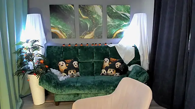 MichelleOrtis online show from 10/27/25, 12:20