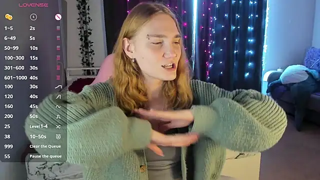 ReddHotPipper online show from 03/12/25, 05:13