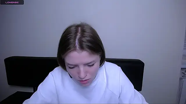 Snapshot of MissOliviaa_ chatting on 12/10/24, 04:38 MissOliviaa  online show from 12/10/24, 04:38