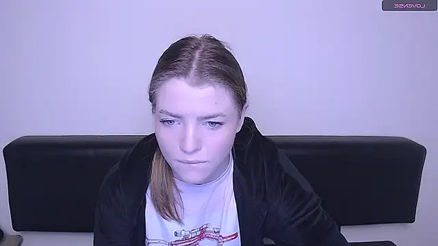 Snapshot of MissOliviaa_ chatting on 12/16/24, 08:20 MissOliviaa  online show from 12/16/24, 08:20