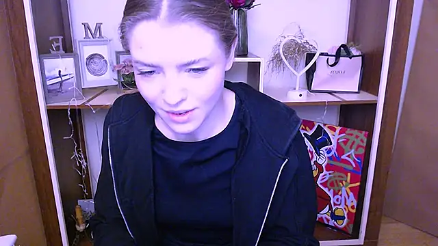 Snapshot of MissOliviaa_ chatting on 12/24/24, 10:55 MissOliviaa  online show from 12/24/24, 10:55