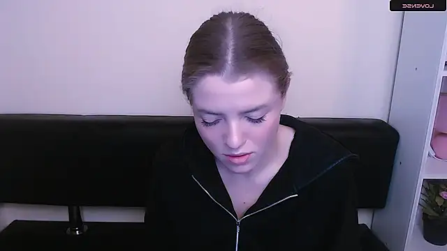 Snapshot of MissOliviaa_ chatting on 01/03/25, 12:08 MissOliviaa  online show from 01/03/25, 12:08