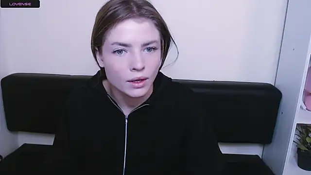 Snapshot of MissOliviaa_ chatting on 01/08/25, 11:10 MissOliviaa  online show from 01/08/25, 11:10