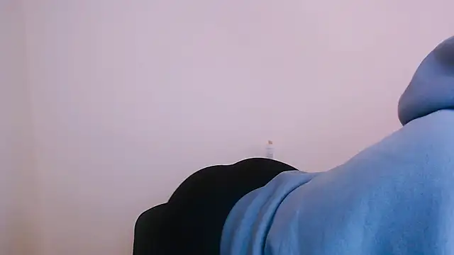 Snapshot of MissOliviaa_ chatting on 01/15/25, 08:41 MissOliviaa  online show from 01/15/25, 08:41