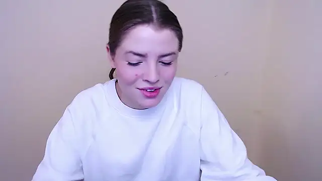 Snapshot of MissOliviaa_ chatting on 01/22/25, 01:53 MissOliviaa  online show from 01/22/25, 01:53