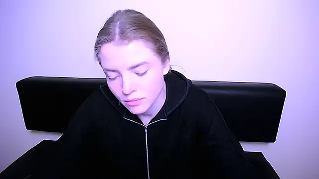 Snapshot of MissOliviaa_ chatting on 01/31/25, 02:49 MissOliviaa  online show from 01/31/25, 02:49