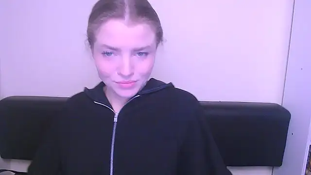 Snapshot of MissOliviaa_ chatting on 02/03/25, 07:51 MissOliviaa  online show from 02/03/25, 07:51