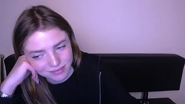 Snapshot of MissOliviaa_ chatting on 02/20/25, 07:08 MissOliviaa  online show from 02/20/25, 07:08