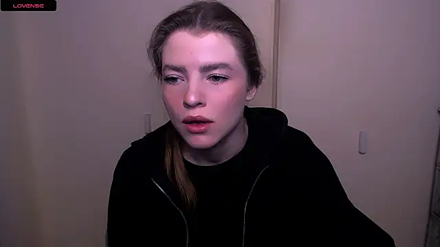 Snapshot of MissOliviaa_ chatting on 02/22/25, 09:01 MissOliviaa  online show from 02/22/25, 09:01