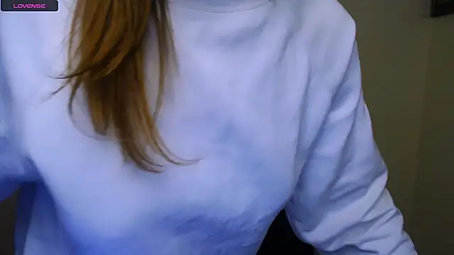 Snapshot of MissOliviaa_ chatting on 02/25/25, 02:11 MissOliviaa  online show from 02/25/25, 02:11