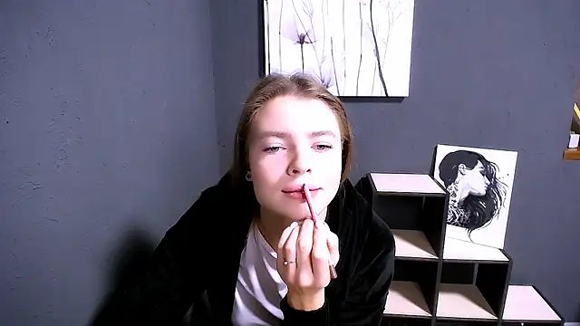 MissOliviaa  online show from 11/08/25, 07:41