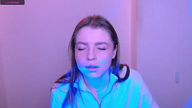 MissOliviaa  online show from 12/21/25, 07:15