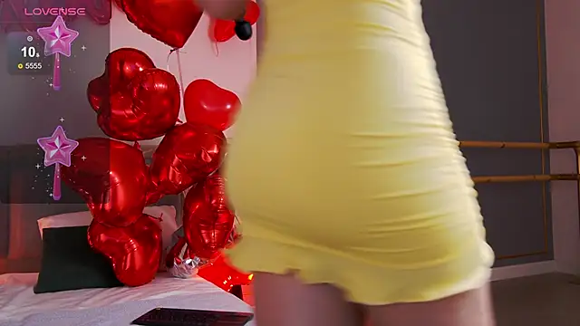 Snapshot of Smiley_Mia chatting on 02/13/25, 05:37 Smiley Mia online show from 02/13/25, 05:37