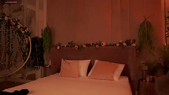 Snapshot of Smiley_Mia chatting on 09/14/25, 05:06 Smiley Mia online show from 09/14/25, 05:06