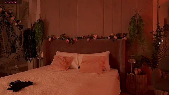 Snapshot of Smiley_Mia chatting on 09/21/25, 05:09 Smiley Mia online show from 09/21/25, 05:09