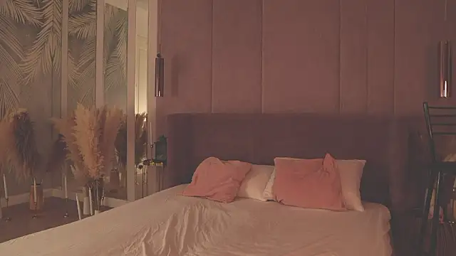 Snapshot of Smiley_Mia chatting on 02/04/26, 05:02 Smiley Mia online show from 02/04/26, 05:02