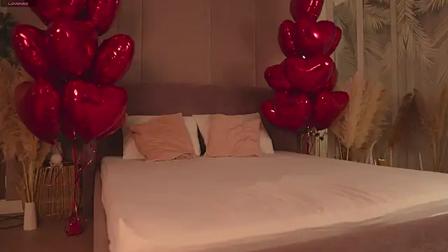 Snapshot of Smiley_Mia chatting on 02/14/26, 05:04 Smiley Mia online show from 02/14/26, 05:04