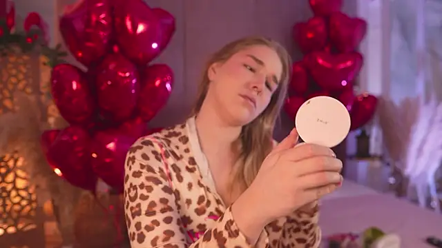 Snapshot of Smiley_Mia chatting on 02/21/26, 05:08 Smiley Mia online show from 02/21/26, 05:08