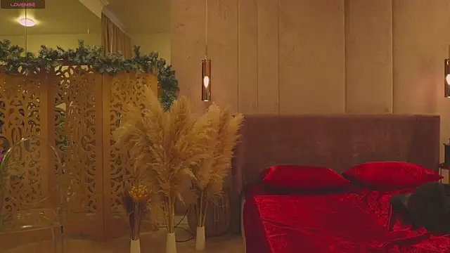 Smiley Mia online show from 04/03/26, 05:05