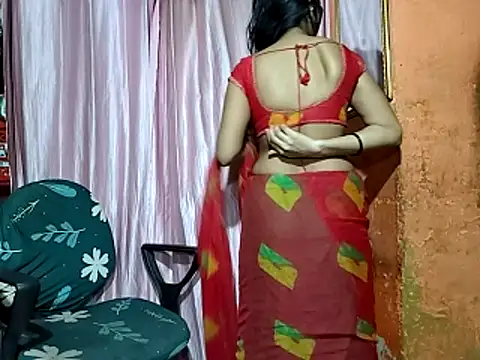 poojaxxx65 online show from 11/23/25, 11:04