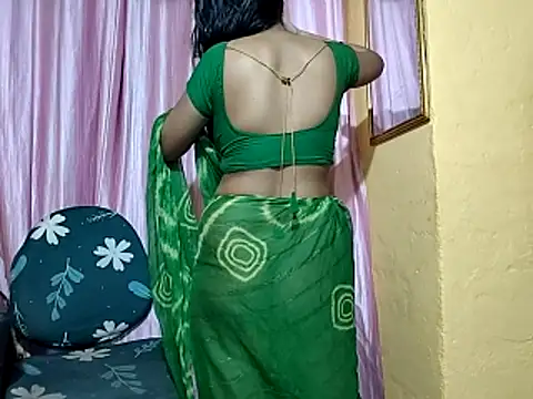 poojaxxx65 online show from 12/16/25, 11:32