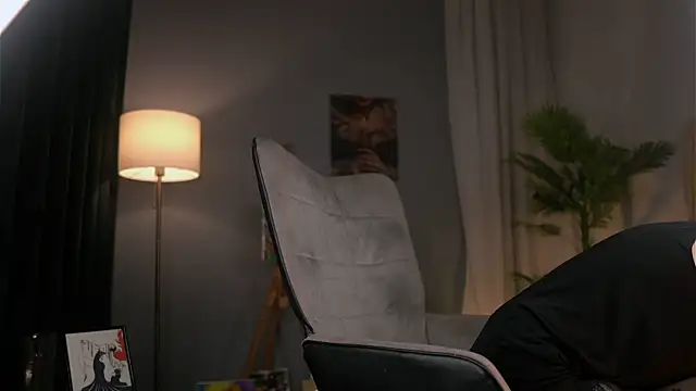 SerenaGrantt online show from 04/17/26, 02:36