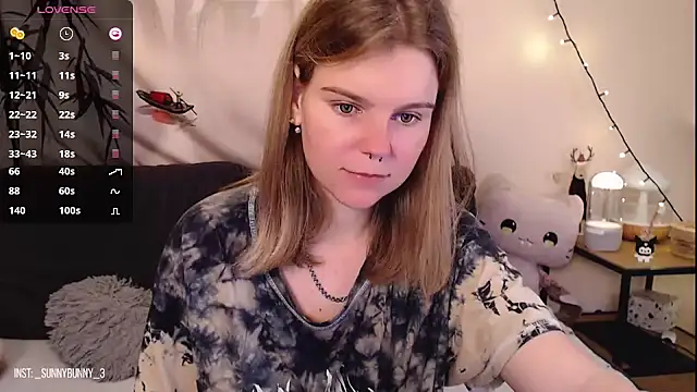Snapshot of Moona_xx chatting on 12/08/24, 10:36 Moona xx online show from 12/08/24, 10:36