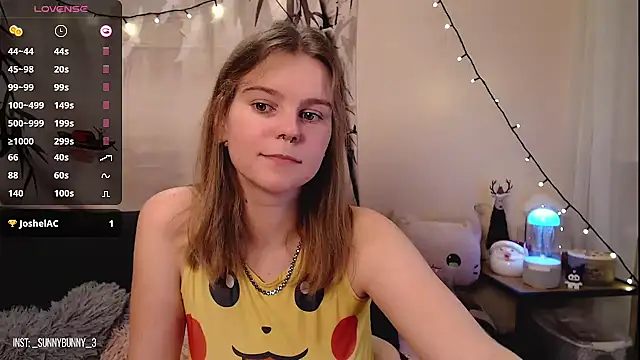 Snapshot of Moona_xx chatting on 12/22/24, 09:09 Moona xx online show from 12/22/24, 09:09