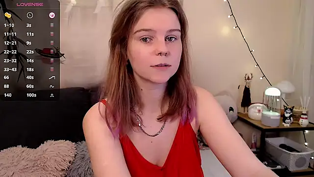 Snapshot of Moona_xx chatting on 01/10/25, 10:04 Moona xx online show from 01/10/25, 10:04