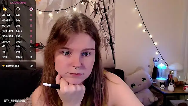Snapshot of Moona_xx chatting on 01/26/25, 10:02 Moona xx online show from 01/26/25, 10:02