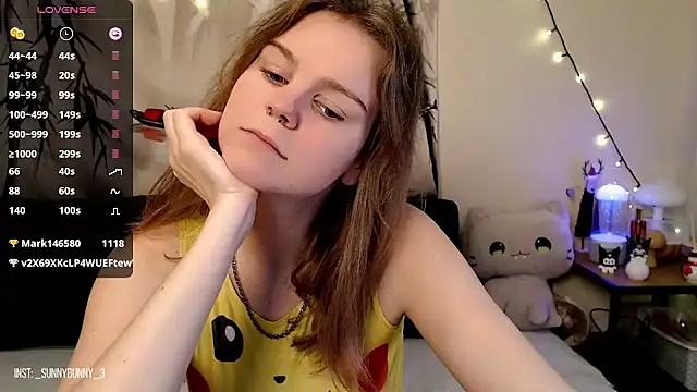 Snapshot of Moona_xx chatting on 01/29/25, 10:32 Moona xx online show from 01/29/25, 10:32