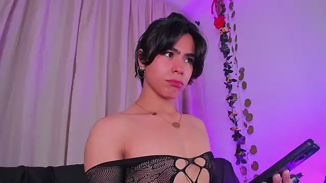 Little michell online show from 12/20/25, 02:40