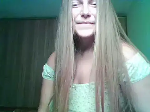 Evasapples online show from 09/15/25, 03:23