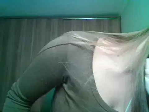 Evasapples online show from 10/25/25, 06:02