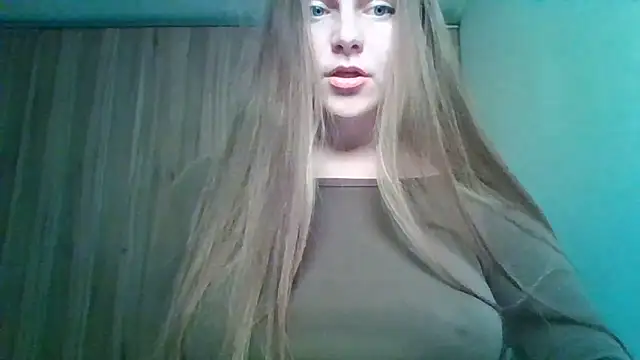 Snapshot of Evasapples chatting on 06/19/26, 08:34 Evasapples online show from 06/19/26, 08:34
