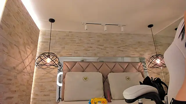 dorothy vegga online show from 02/14/25, 07:28