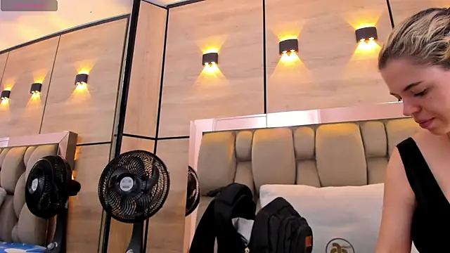 dorothy vegga online show from 11/21/25, 04:00