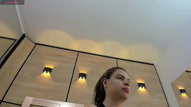 dorothy vegga online show from 01/19/26, 03:32