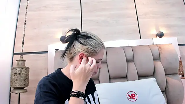 dorothy vegga online show from 04/07/26, 03:51