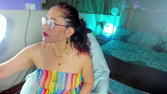 maria paulac online show from 10/19/25, 05:08